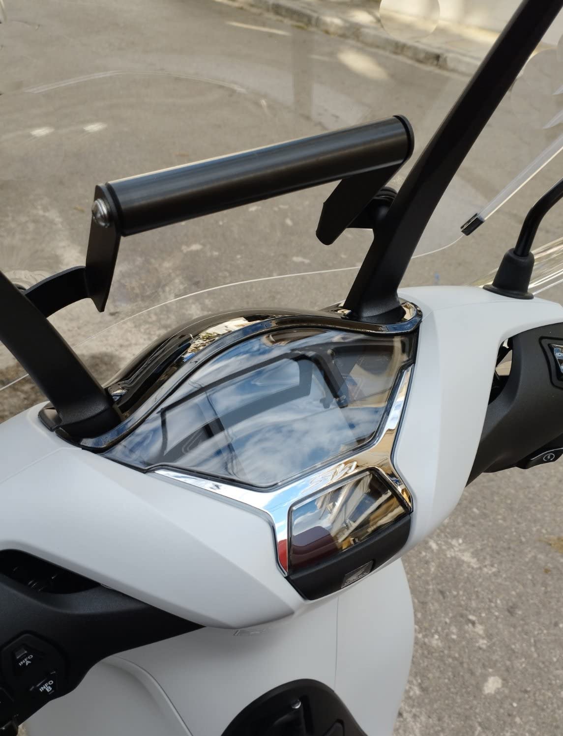 Cockpit-GPS-Halterung für Honda SH125 / SH150 2023-2024 von Moto Discovery