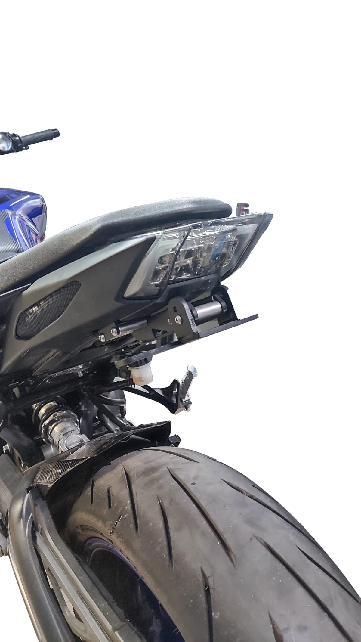 GREF-Kennzeichenhalter für Yamaha MT-09 2017-2020 (mit hochklappbarem Knopf) von Moto Discovery