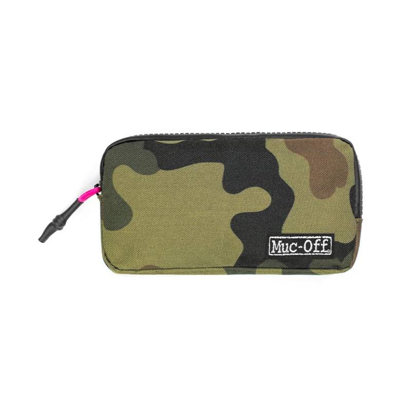 Muc-Off Essentials Fahrradtasche – Robuster 900D Polyester Stoff Camo – Fahrrad Zubehör zur Aufbewahrung mit Reißverschluss – Fahrrad Tasche für Ersatzschläuche, Reifenheber, Schlüssel und Handy von Muc-Off