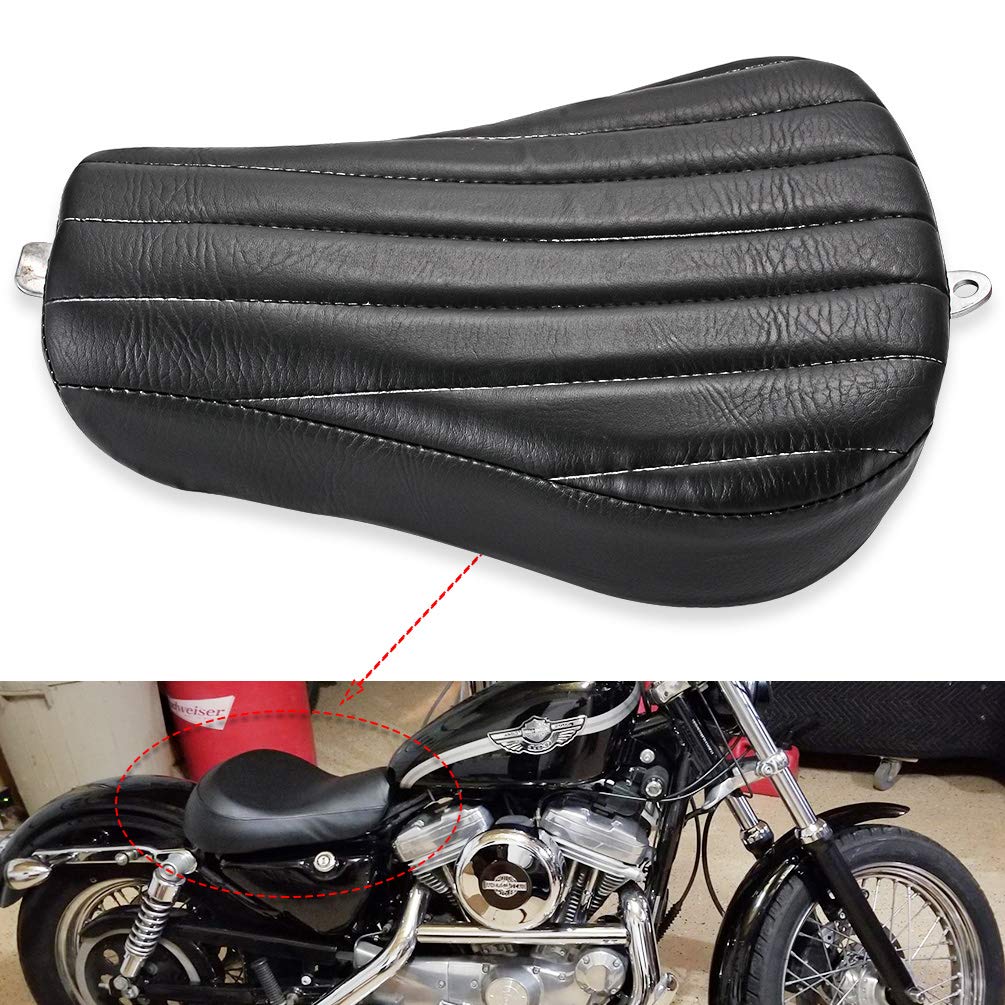 NATGIC Motorrad Vordersitz Fahrersitz Schwarz Leder Kissen Solo Sitzkissen für Harley Sportster Forty Eight XL1200 XL883 XL72 XL48 - Vertikale Streifen Muster (1 Stück) von NATGIC