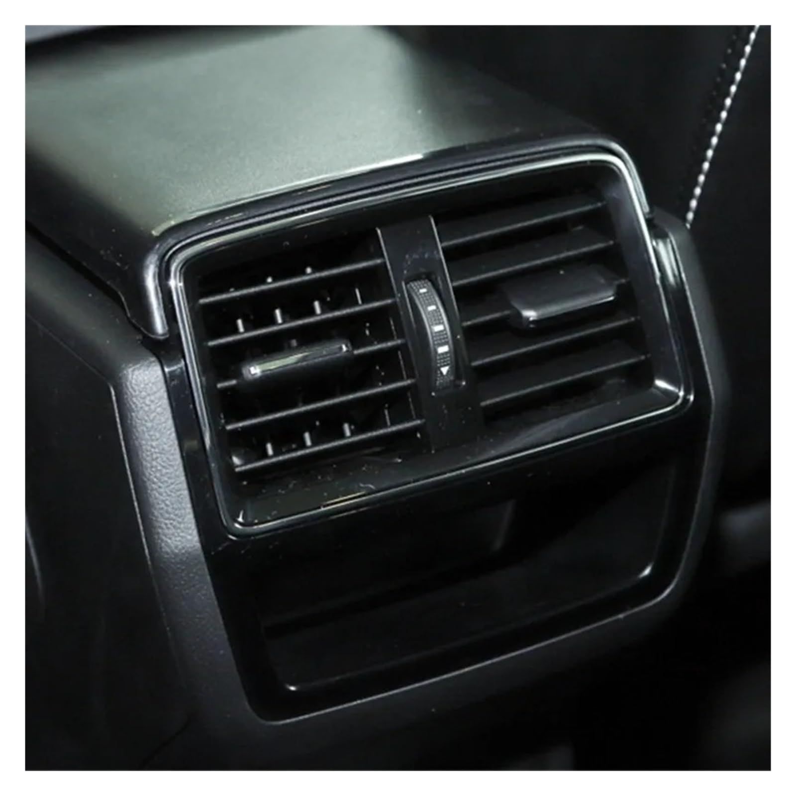 Auto-Lüftungsgitter Für Skoda Für Karoq 2016 2017 2018 2019 2020 Klimaanlage Outlet AC Belüftung Vent 1 Stück AC Air Vent Outlet(Rear) von OEXRIGRU