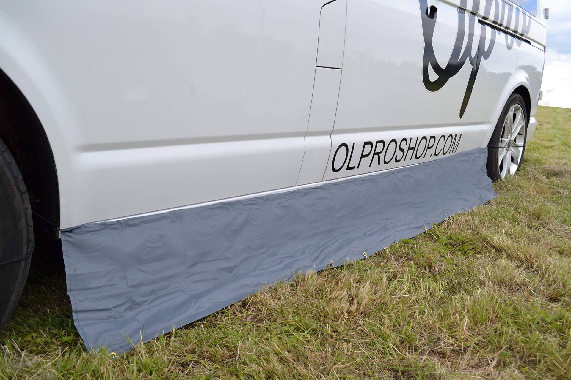 OLPRO Markisenrock & Zugluftstopper (36 cm x 174 cm, grau) – entworfen für kleine Wohnmobile, Wohnmobile und Wohnwagen, passt zwischen Rädern, um kalten Wind zu blockieren, inklusive von OLPRO Outdoor Leisure Products