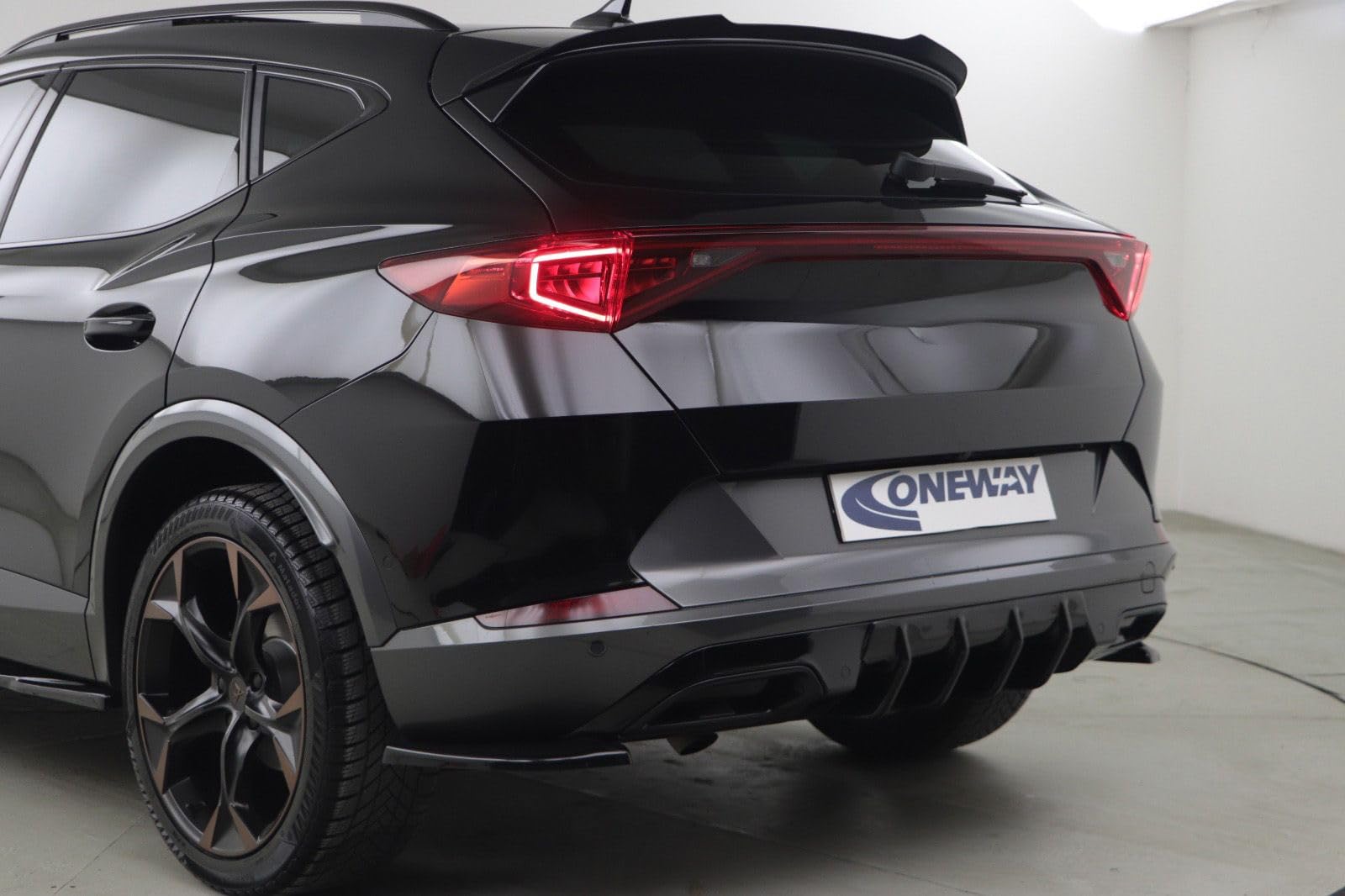 Heckschürze Diffusor kompatibel mit Cupra Formentor ab 2020 Schwarz glänzend von ONEWAY AUTO ACCESSORIES