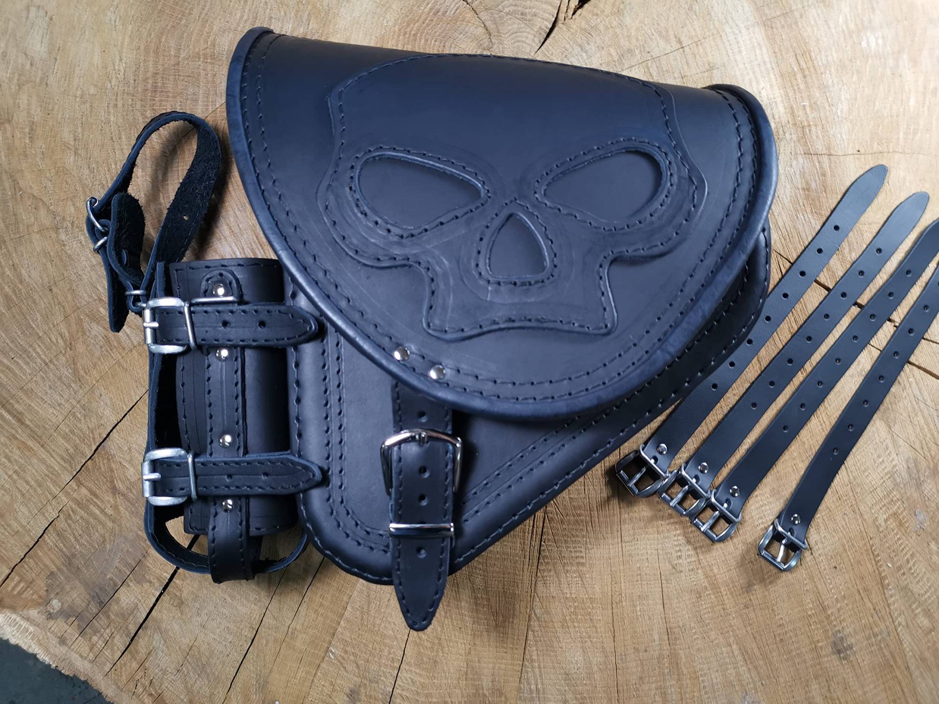 ORLETANOS Diablo Skull kompatibel mit Seitenkoffer Lederkoffer Harley Davidson Softail Heritage Starrahmen Fat Bob 2018 Tasche von ORLETANOS