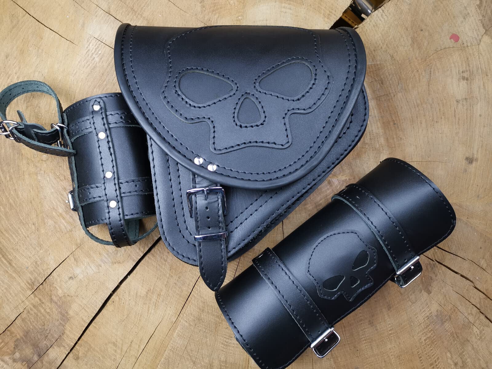 ORLETANOS Diablo Skull Set inkl. Werkzeugrolle Schädel kompatibel mit Harley Davidson Schwingentasche Rolle HD Satteltasche Komplettset Leder Echtleder schwarz Tool roll Box von ORLETANOS