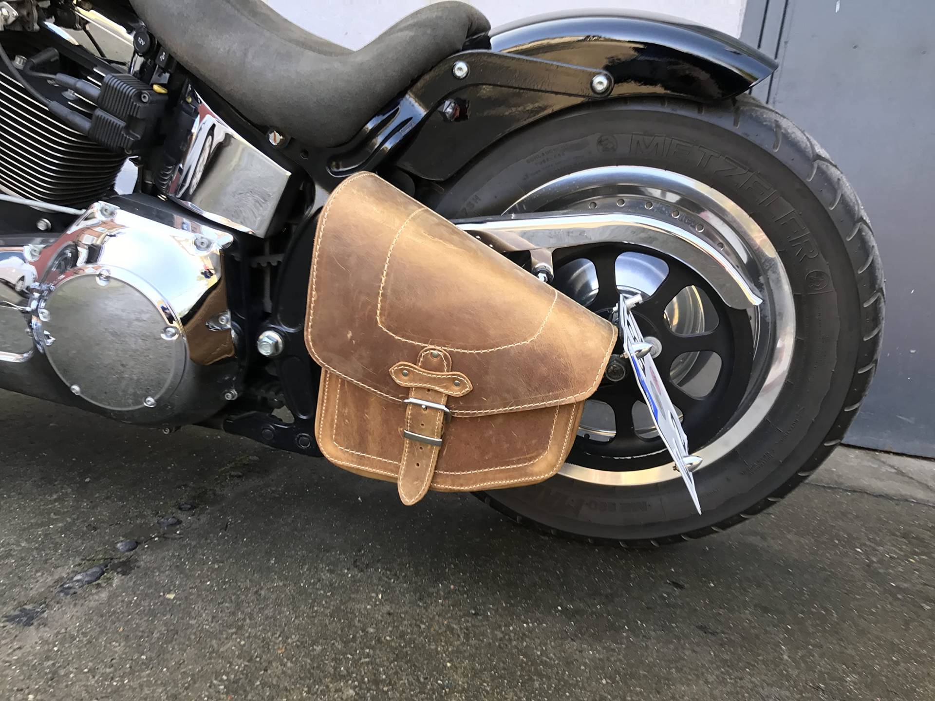 ORLETANOS Ledertasche Odin Hellbraun kompatibel mit Harley Davidson Softail Heritage Low Rider Breakout Fat Bob Street Bob Starrahmen HD Packtasche Reisekoffer von ORLETANOS