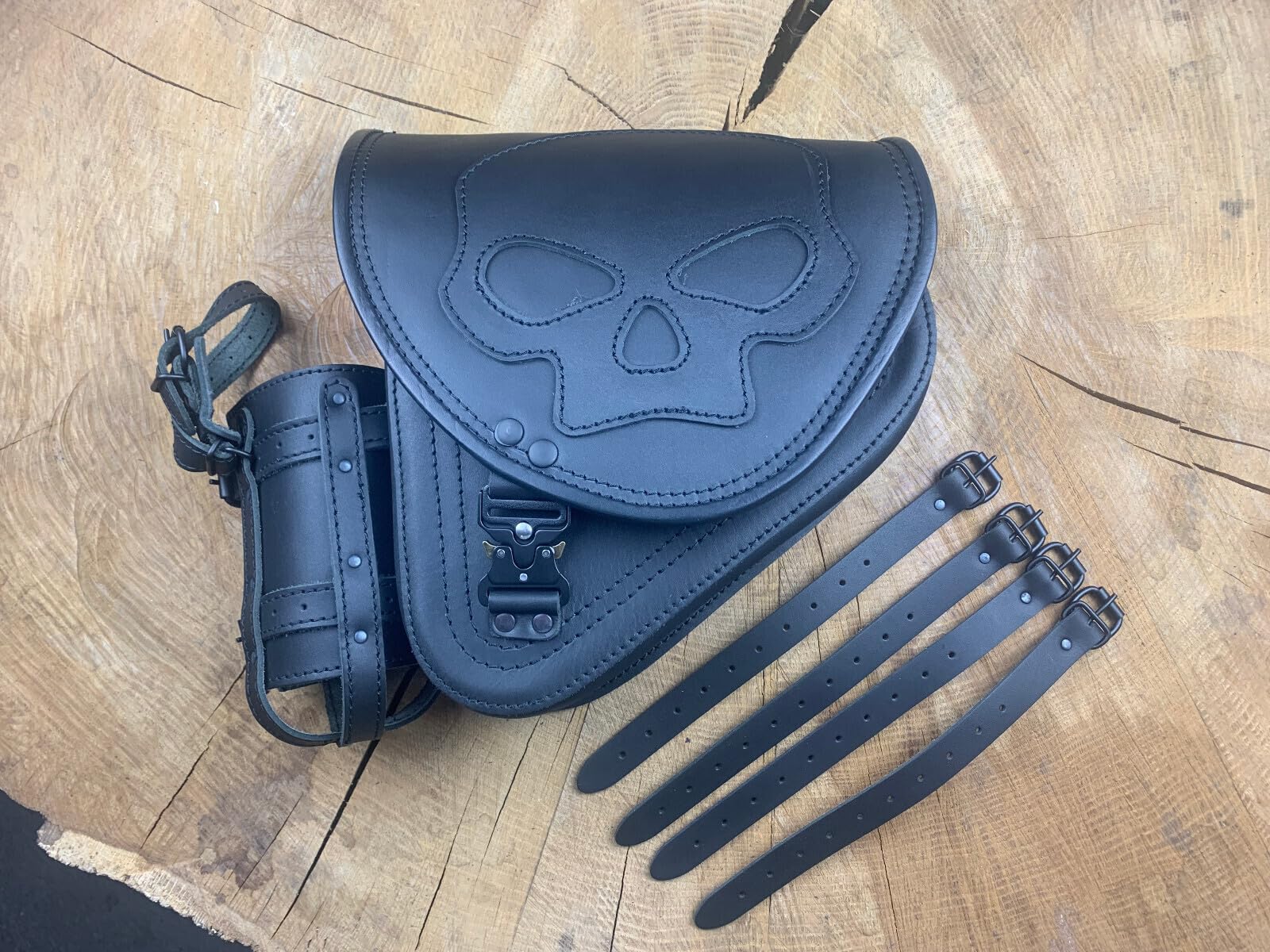 ORLETANOS Schwingentasche Diablo Skull Blackline kompatibel mit Harley Davidson Softail Breackout Heritage Starrahmen Satteltasche Fat Bob 2018 Tasche Motorradtasche von ORLETANOS