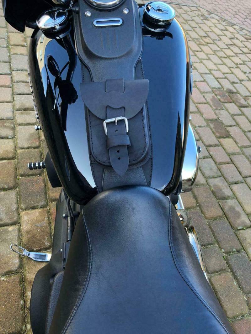 ORLETANOS Tankpad kompatibel mit Harley Davidson Dyna Streetbob Lowrider S HD Tankschutz Tankchap Gürteltasche kleine Tasche Lederetui Lederpad Leder schwarz von ORLETANOS