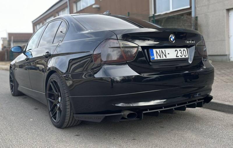 Performance Heckstoßstangen-Diffusor mit Rippen/Lamellen für BMW E90 SE von ProTuning