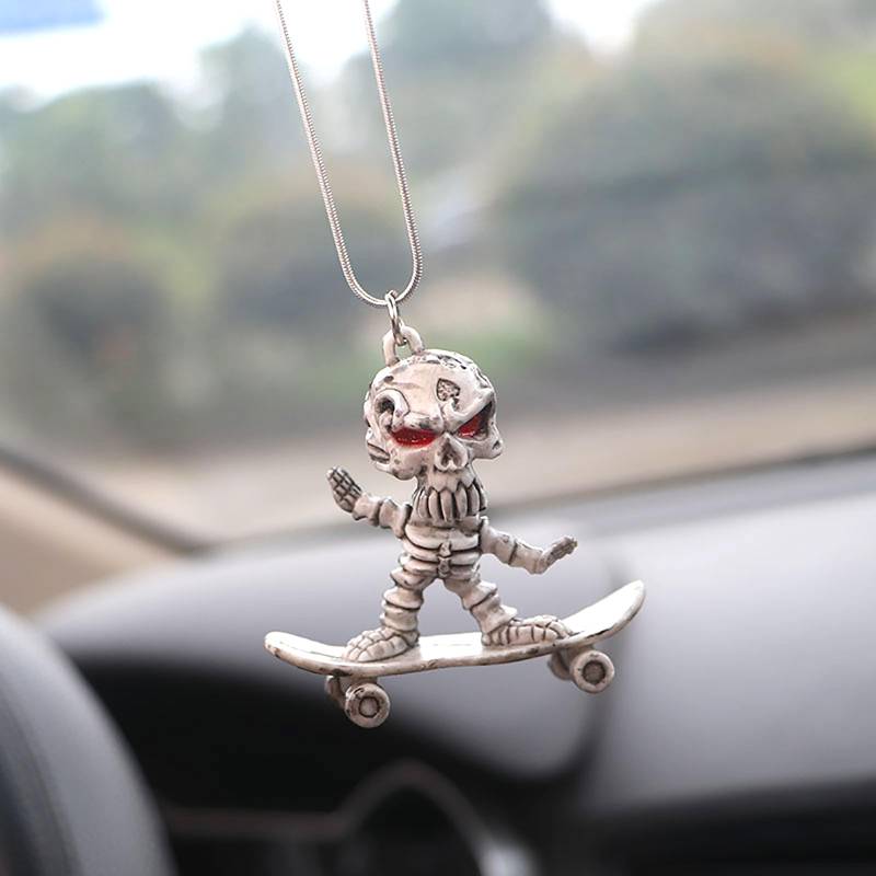 Süße Schwingender Totenkopf Dekor, Auto Anhänger Swinging Skelett, Halloween Fliegende Skull Hänge Ornament, Car Accessories Auto Rückspiegel Innen Dekor Spiegel Charms Zubehör, Lustige Geschenke von Pwsap