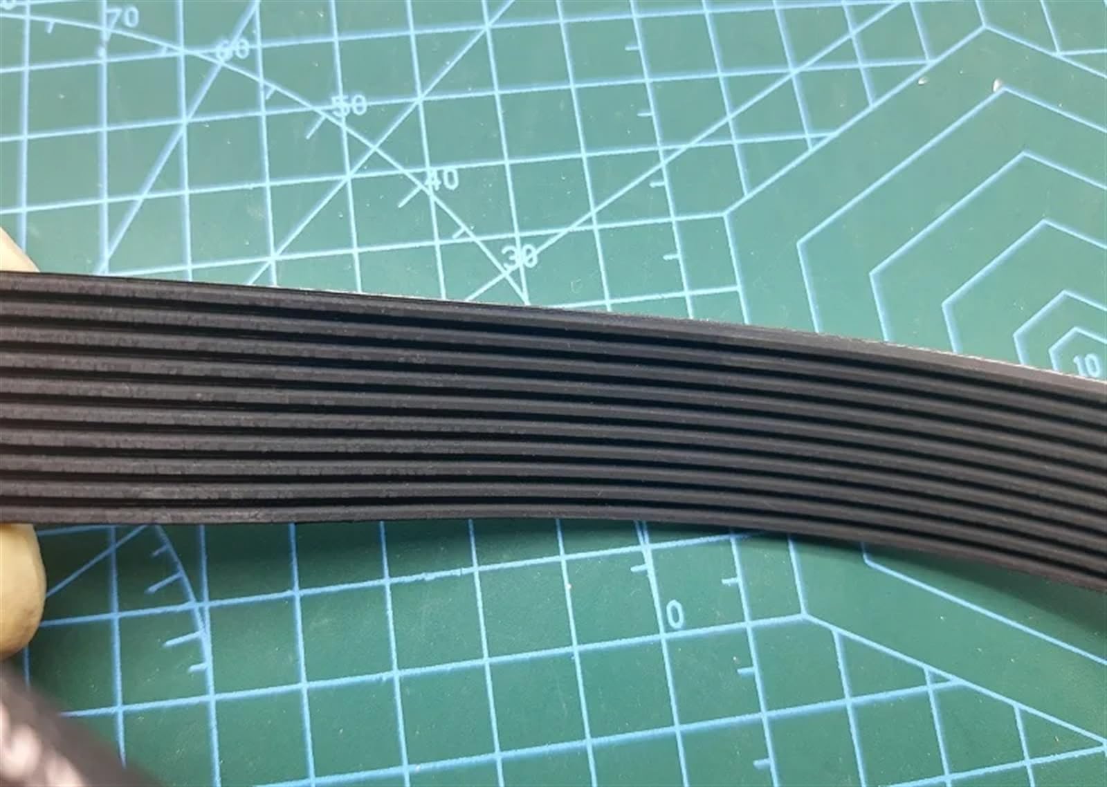 Für Mehrmotor-Antriebsriemen Rippenriemen 220J/PJ559 Übertragung Zahnriemen Riemen(1 Stück,8 Ribbed) von QINSHU