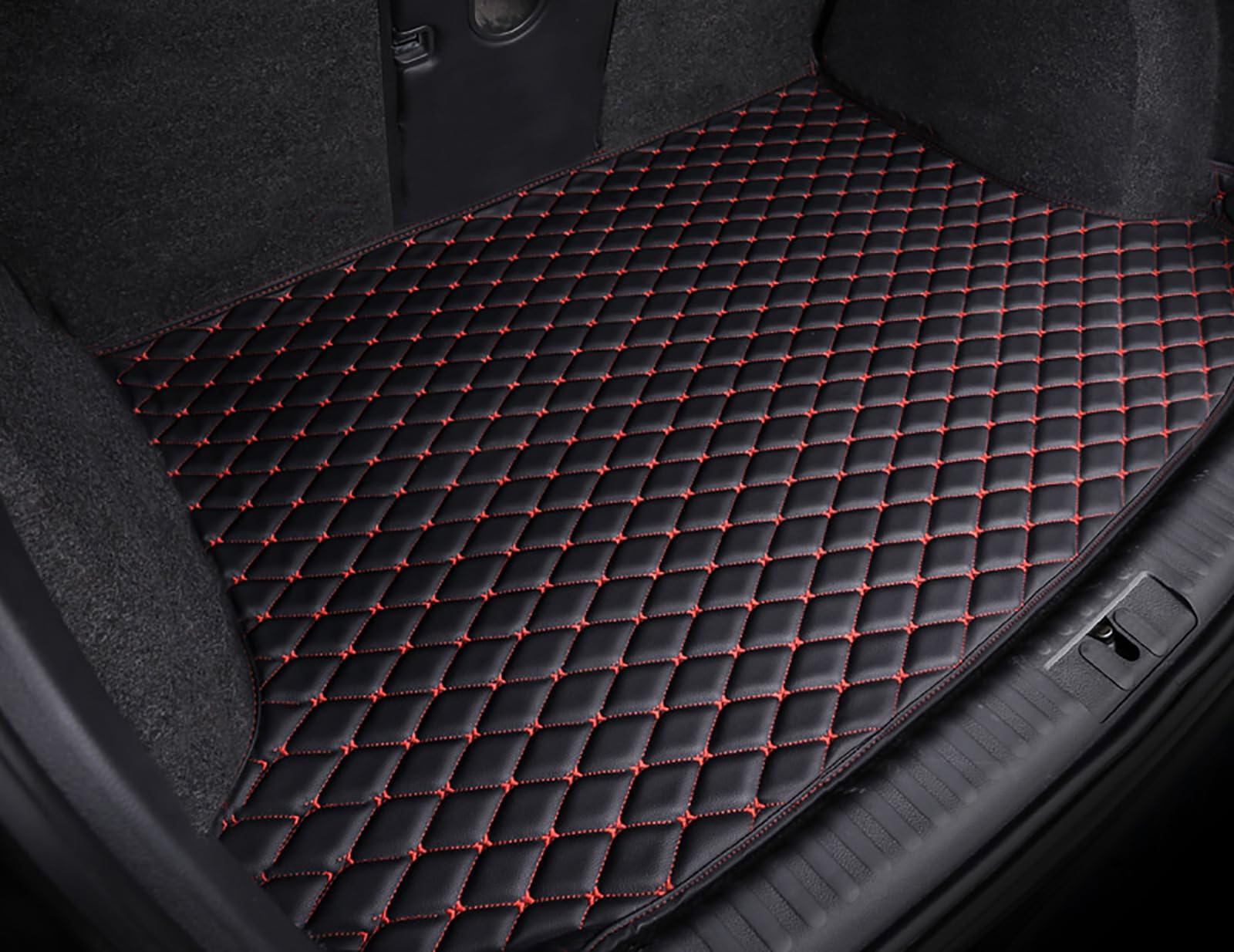Auto Leder Kofferraummatten Für Jaguar E Pace 2017-2023, Kofferraumwanne Cargo Teppich Kratzfeste Kofferraum Kofferraummatte Schutzmatte Innenraum ZubehöR,C/Black-Red von QLEQMZTV