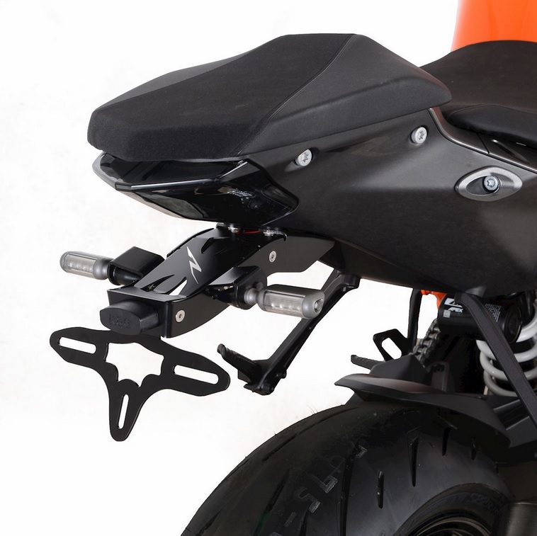 R&G Kennzeichenhalter Heckumbau KTM Super Duke 1290 R Bj. 2020-2024 Black Edition eintragungsfrei von R&G Racing