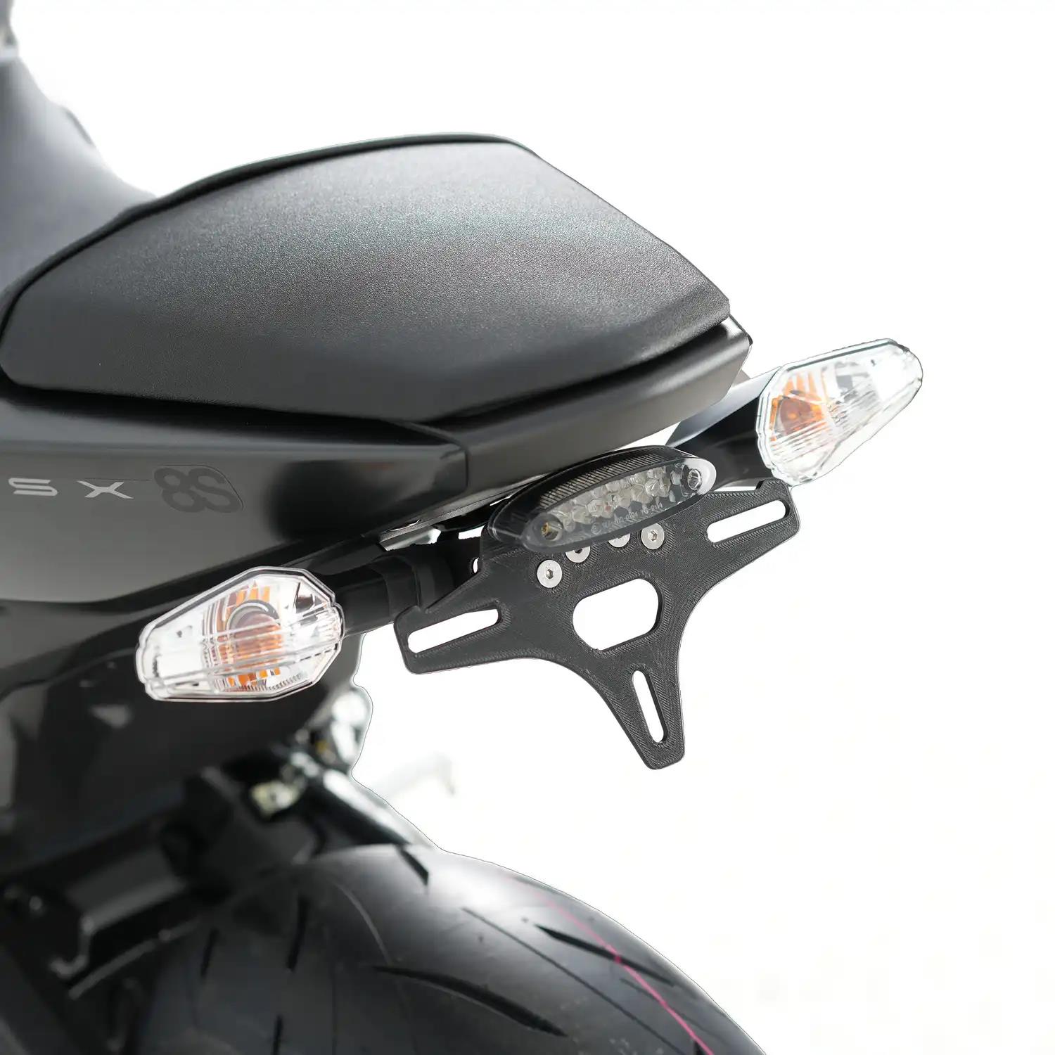 R&G Kennzeichenhalter Heckumbau Suzuki GSX-8S / GSX-8R Bj.2023-2025 +LED Rückleuchte eintragungsfrei von R&G Racing