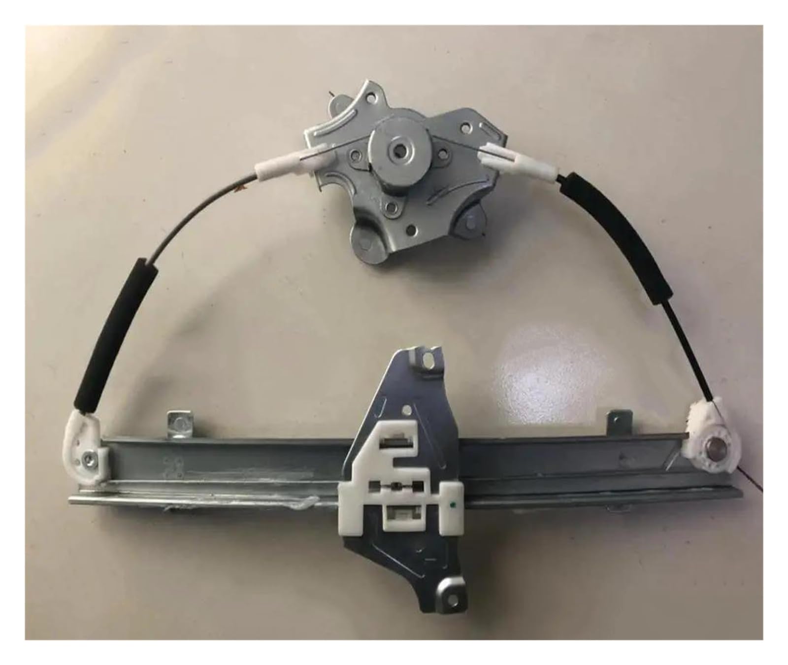 Fensterregler Für SAIC Für Roewe 350 MG5 Auto Auto Motor Teil 10096926 Fensterheber Halterung Assy. Mit Motor Links Rechts Vorne Hinten Seite Fensterheber(Rear-Left Bracket) von RXRJSU