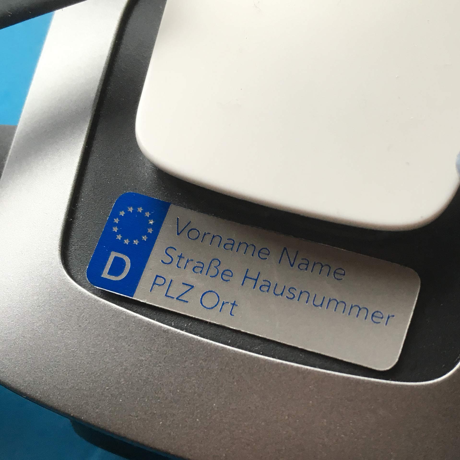 Roboterwerk Fahrzeug-Kennzeichen für Drohnen - Namensschild und/oder mit ab 2021 geforderter e-ID, 30x10mm, Aluminium eloxiert, KFZ Orginal von Roboterwerk