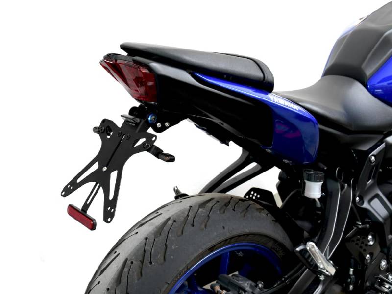 VERSTELLBARER SPORT KENNZEICHENHALTER kompatibel mit YAMAHA MT 07 2013-2024 für originale Blinker | SEPTAR von SEPTAR