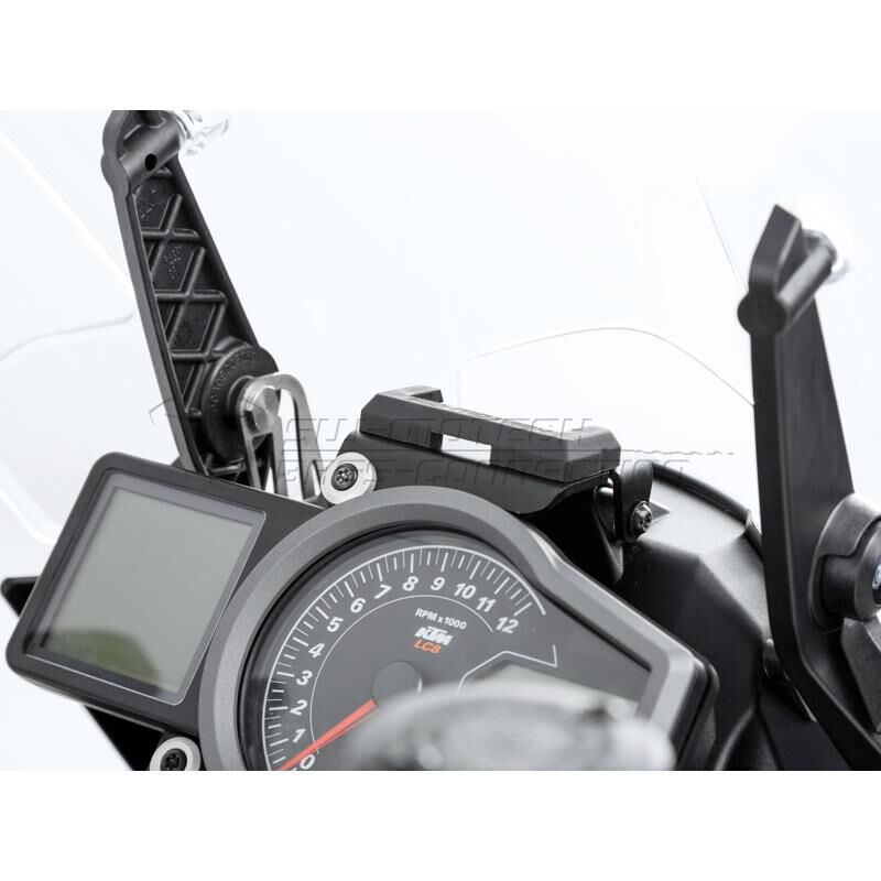 SW-MOTECH QUICK-LOCK Navi-Halter an Cockpit KTM 1050-1190 Adventure von SW-MOTECH