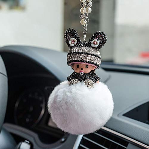 Auto Rückspiegel Ornament,Bling Strass Rückspiegel Anhänger Süße Puppe Plüsch Ball Auto Hängende Anhänger Niedlich Auto Spiegel Anhänger Auto Innen Dekoration Geschenke für Frauen Männer-Weiß von SYSUII