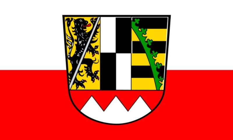 Flagge/Fahne OBERFRANKEN Staatsflagge/Landesflagge/Hissflagge mit Ösen 150x90 cm, gute Qualität von Sportfanshop24