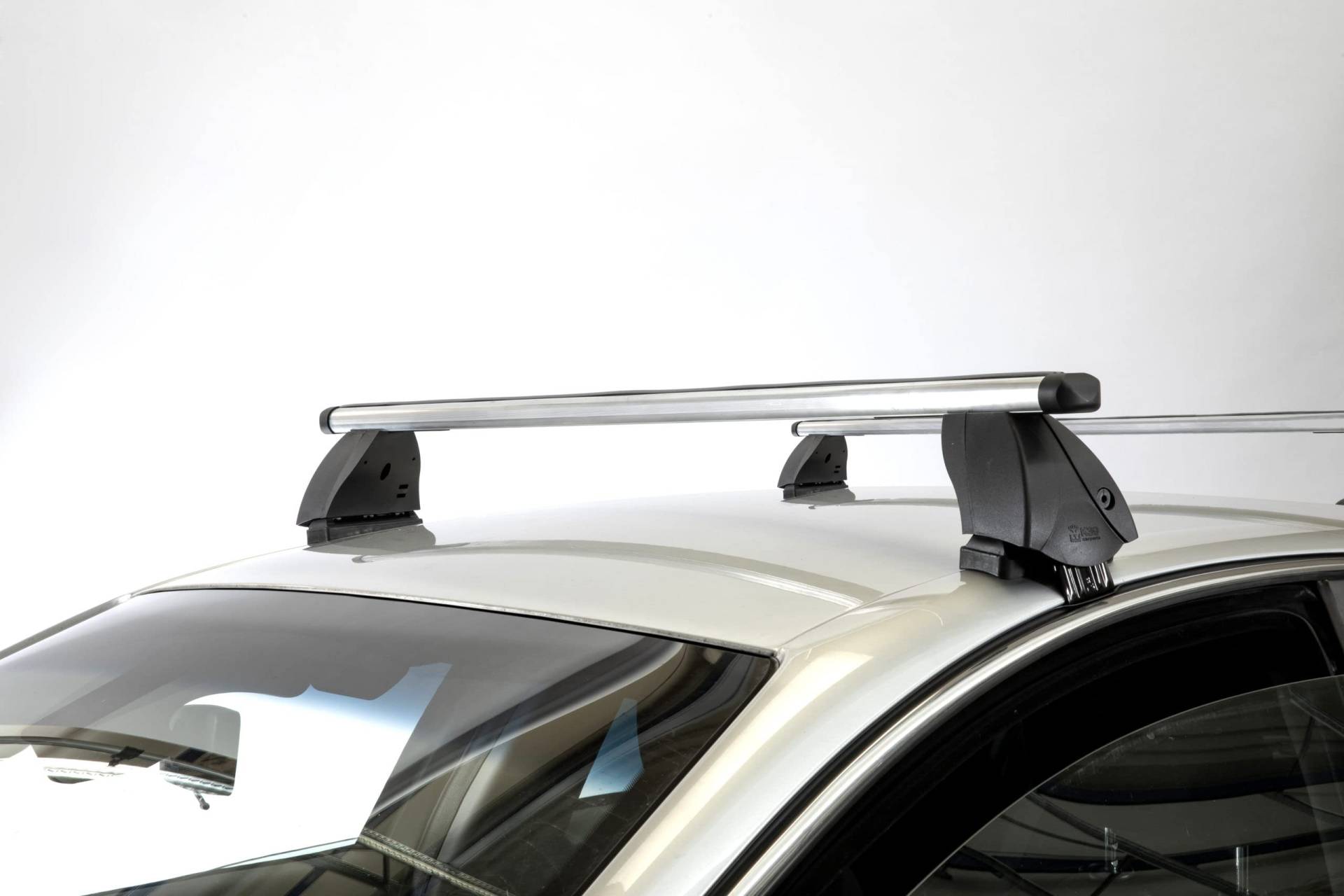 RIC-K1 PRO ALU Dachträger aus Aluminium für BMW X4 (F26) 5-Türer von 2014 bis 2018 mit Standarddach - TÜV-GS-geprüft von TEMA..
