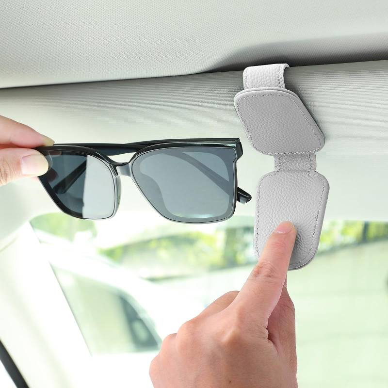 TIESOME Sonnenbrillenhalter für Auto-Sonnenblende, magnetischer Leder-Brillenaufhänger Clip Auto-Sonnenblende Universal Auto Visier Zubehör magnetische Brillenhalterung Ticket Karten Clip (Grau) von TIESOME