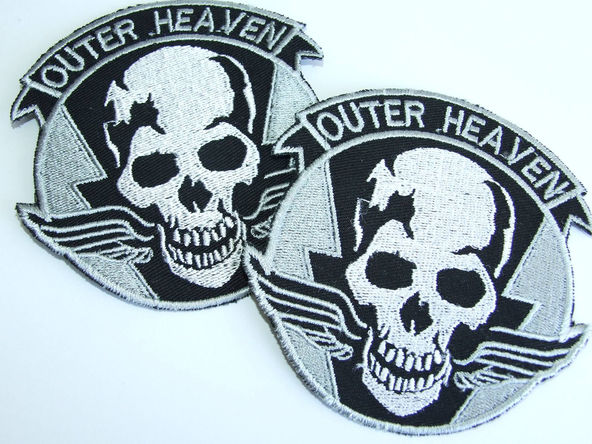 Metal Gear Solid 5: The Phantom Pain Outer Heaven Aufnäher Bügelbild Iron on Patches Applikation , New set of 2 by ONEKOOL von TOFOW