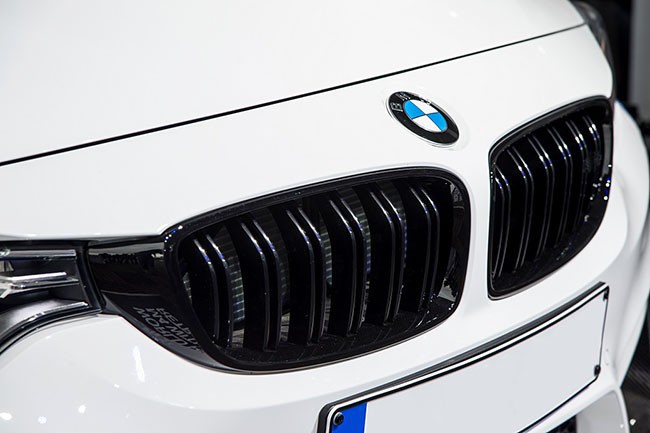 Für BMW F30 F31 PREMIUM Kühlergrill Sport Grill Gitter Schwarz in Glanz von Goingfast GmbH