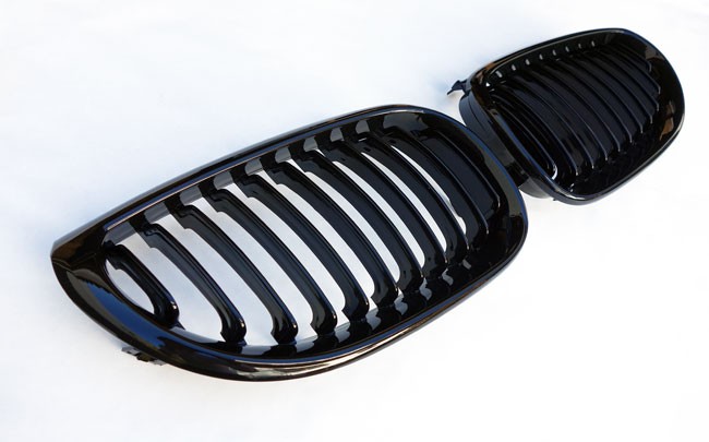 PREMIUM Kühlergrill Sport Grill Gitter Schwarz Glanz für BMW E60 E61 von Goingfast GmbH