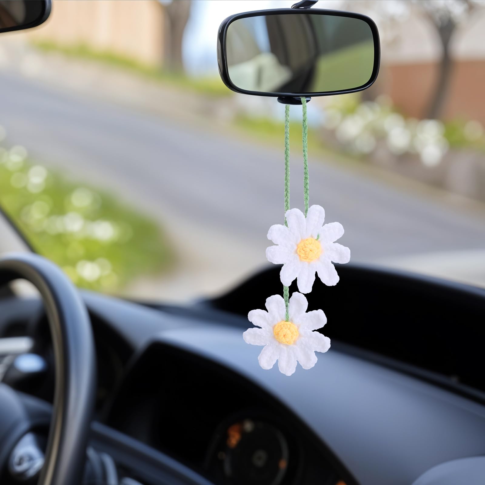 Tyqour Häkeln Gänseblümchen Auto Anhänger Handgestrickter Gänseblümchen-Anhänger, Gänseblümchen Rückspiegel Anhänger, Auto Deko Innenraum für Autospiegel Türen Zuhause Büro für Frauen (Weiß) von Tyqour