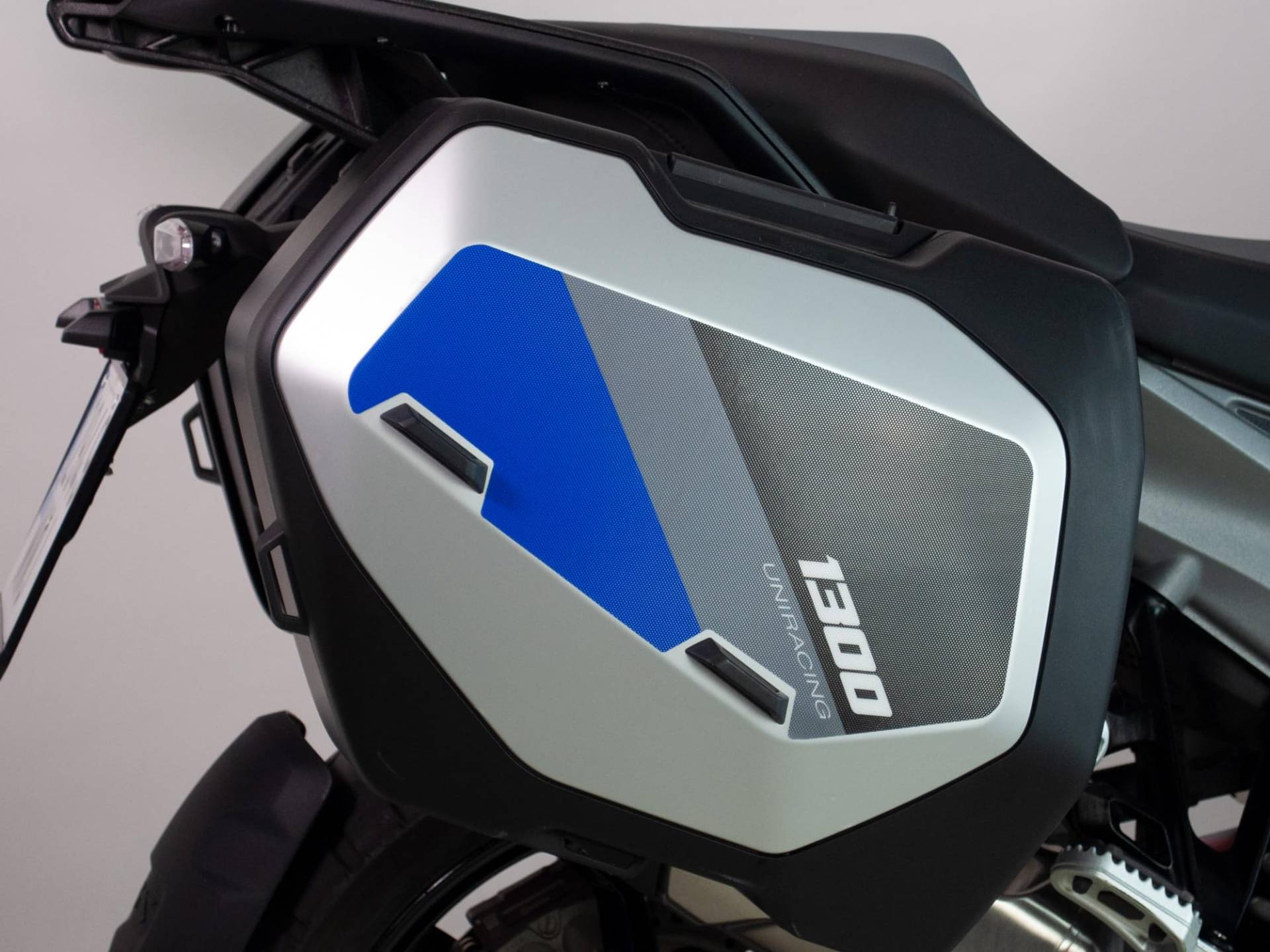 UNIRACING Kit Schutz und Dekoration des Seitenträgers OEM für BMW R1300GS Blau/Schwarz von UNIRACING