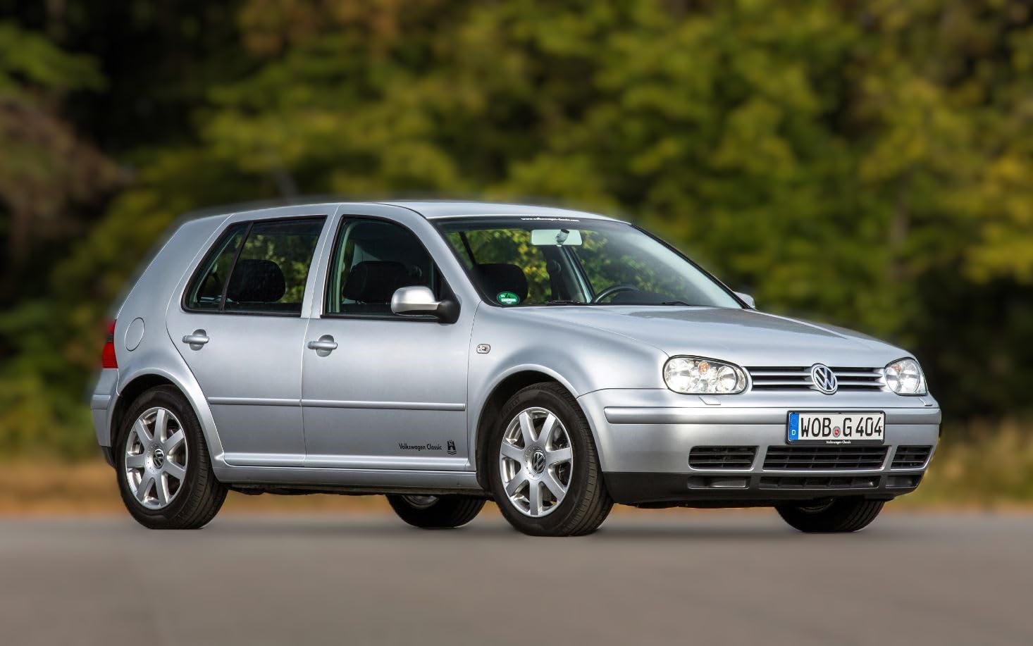 HEKO 31132 Windabweiser 4 teilig für VW Golf 4 IV 5tür. 1997-2004, Variant 5d 1999-2005, Schlüsselanhänger mit Einkaufswagenchip Gratis von WET-ART