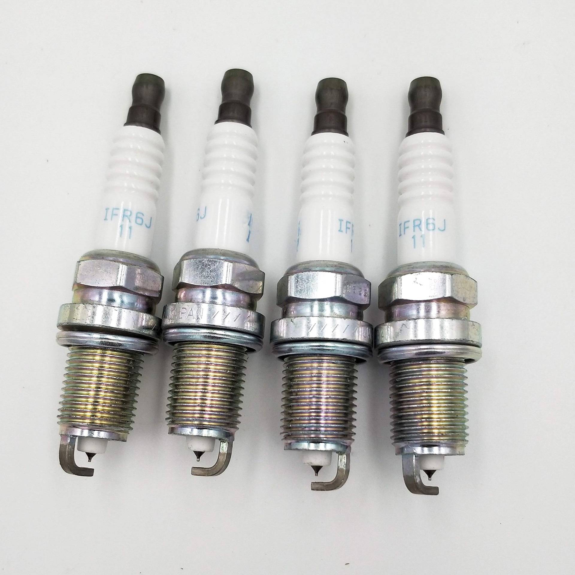 Kfz-Zündkerzen 4PCS Iridium Platin IFR6J11 IFR6J11 7658 IFR6J 11 Zündkerze Kompatibel mit Jimny Autoteile von WFUIFFWX