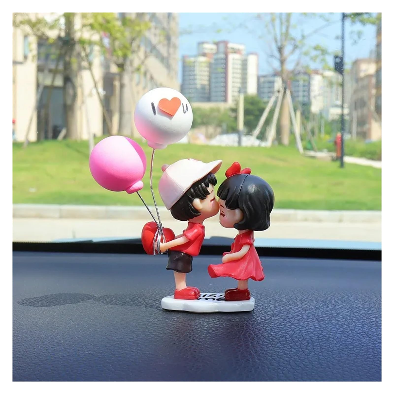 Auto Innenbereich Anime Paare Für Auto Ornament Modell Niedlichen Kuss Ballon Auto Innendekoration Rosa Armaturenbrett Figur Auto Innenraum(A4) von XIAOYANS