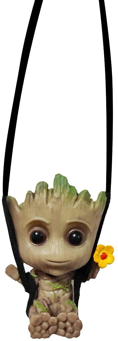 Swinging Groot Auto-Hänge-Ornament aus Kunstharz, niedliches Anime-Zubehör, zum Aufhängen für Auto-Innenraum, Auto-Rückspiegel-Anhänger, Auto-Dekoration, Zubehör, Ornamente, Bastelpuppe für Geburtstag von Yelschwa