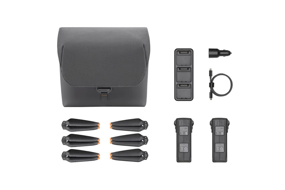 DJI Mavic 3 Fly More Kit - 2 Batterien, 100W Lade-Hub, Umhängetasche, Autoladegerät, 3 Paar Propeller von YueLi