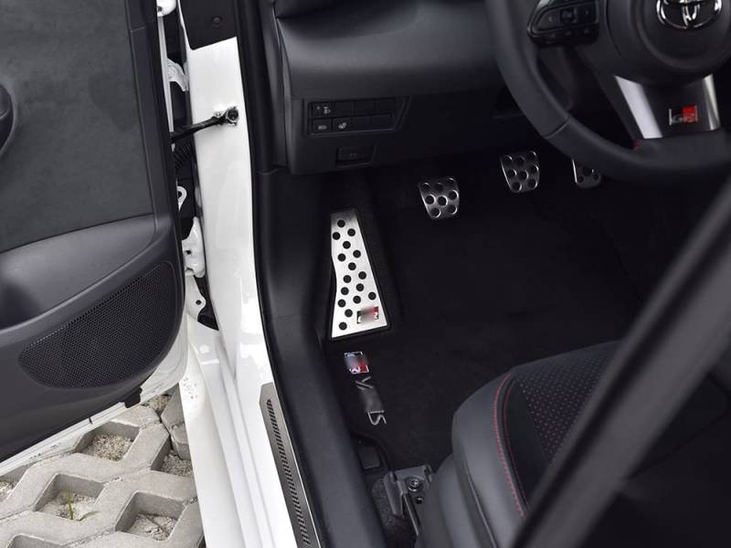 Fußstütze Stahlabdeckung für GR Yaris IV | 1 Stück Auto Sport Fußablage Fußpedal Pedal Edelstahl Gebürstet XP210 Zubehör von autoCOVR