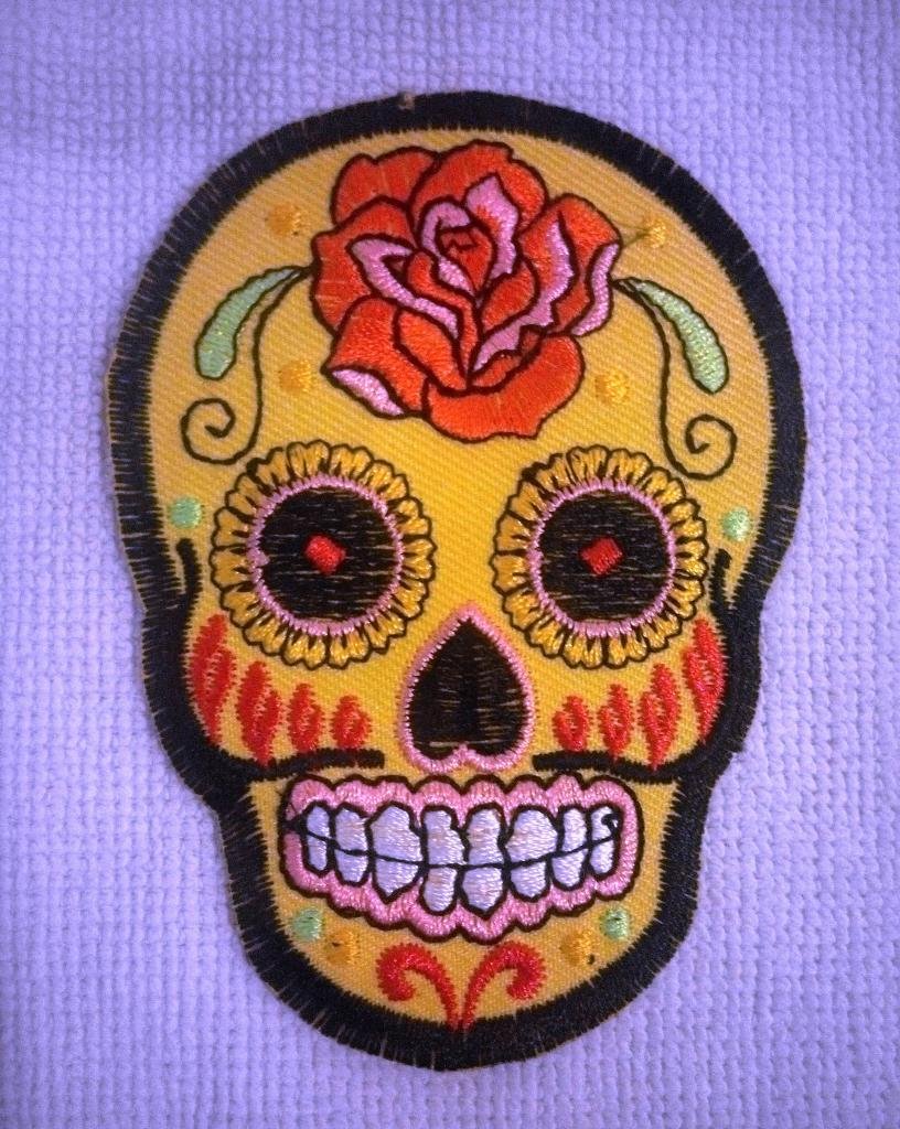 Skull Aufnäher Patches zum Aufbügeln Aufbügler für Kleidung Aufnäher Bügelbild Applikation Patches 8,5cm von b2see