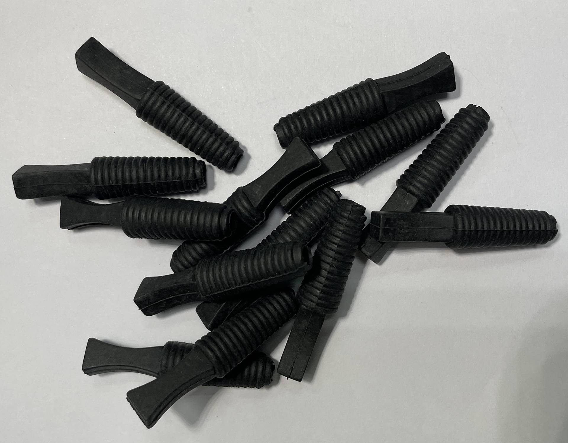 dexierp Schutzkraft Gerippter konischer Einsteckstopfen für 11/32" 3/8" 8-10mm ID Lochgewinde Rohr Flaschenöffnung (20er Pack) Wiederverwendbarer Gummi von dexierp