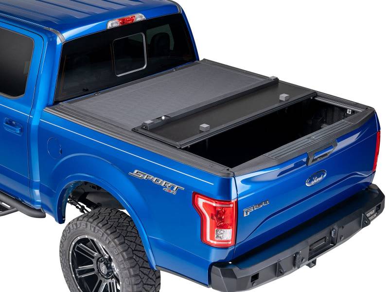 Extang Xceed Hard Folding Truck Bed Tonneau Cover | 85421 | Fits 2019–20 Dodge RAM, New Body Style" (nicht passend für Multifunktions-Heckklappe) 1,52 m Bett von extang