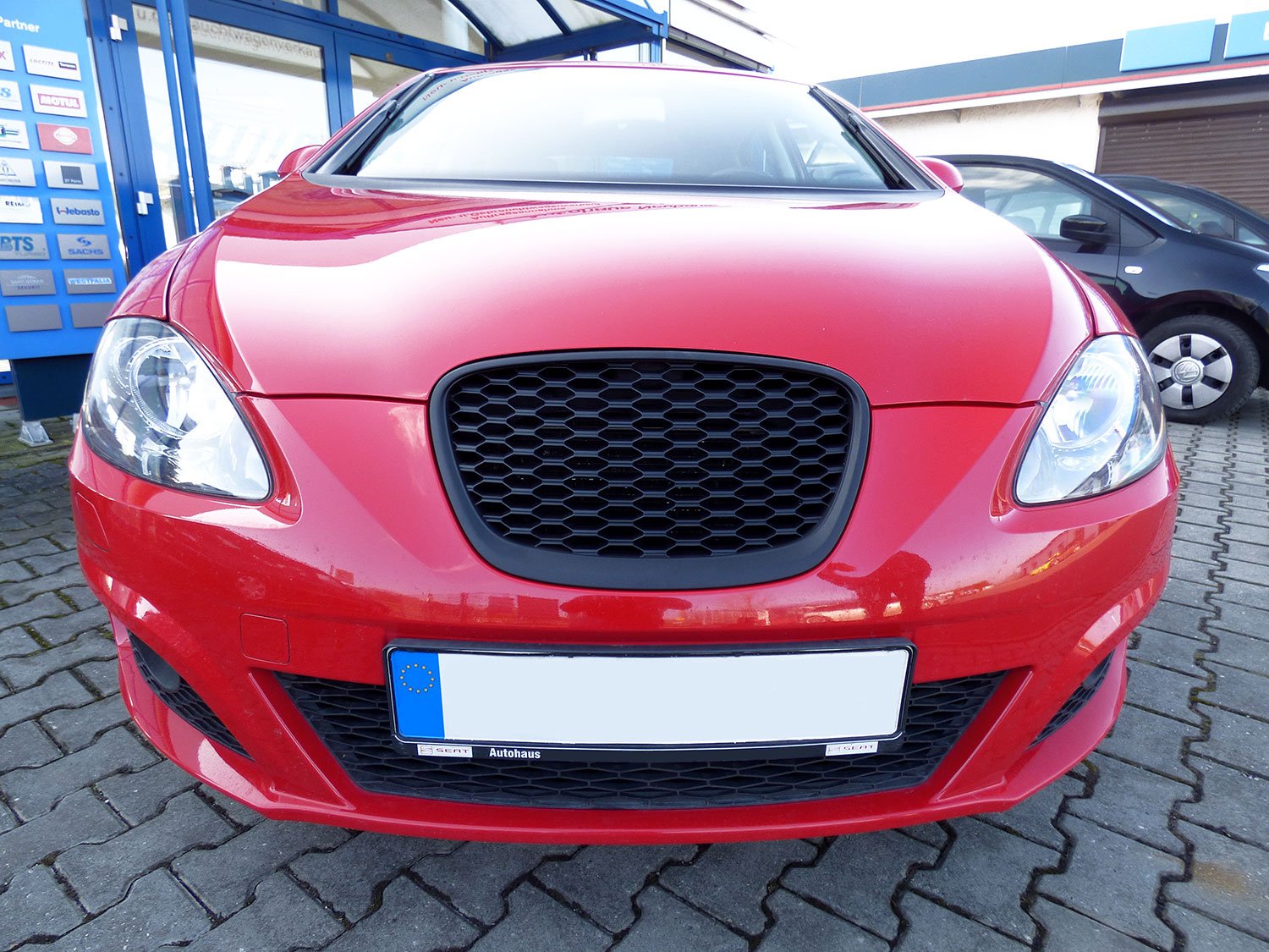 Waben- Gitter- Kühler- Sport- Front- Rippen- Grill ohne Emblem Schwarz Eintragungsfrei von goingfast