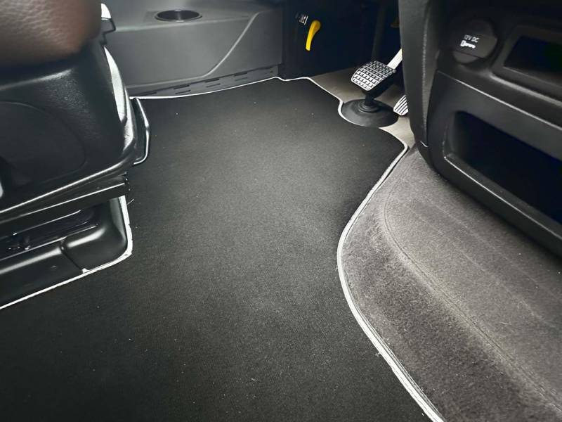 Fußmatte für Wohnmobil Niesmann + Bischoff Flair Velours Matte (Premium Teppich) Vorne Durchgende Matte von kh Teile