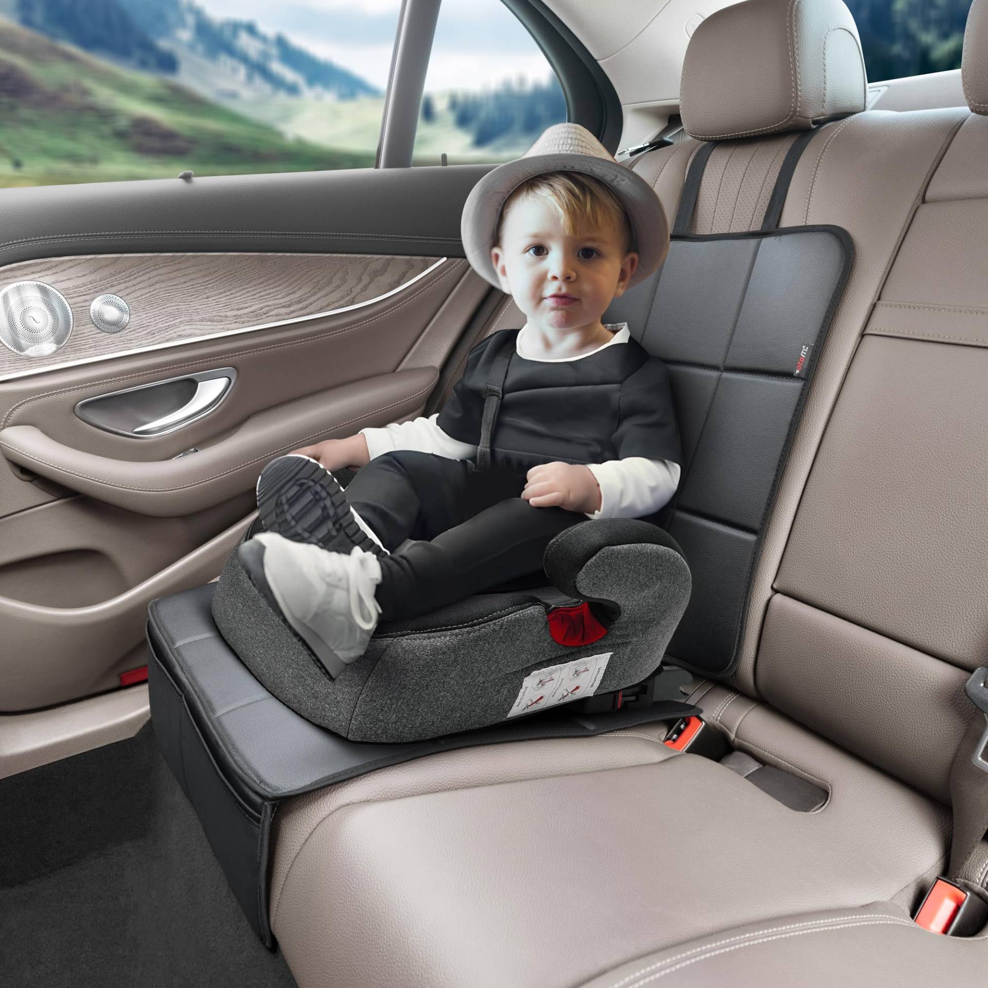 otoM Universal Rücksitzschutz für Kindersitz in Schwarz Leder - 1 Stück von OTOM LEGEND DESIGNS