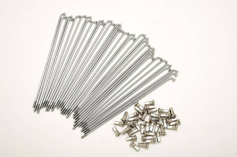 Set mit 40 Speichen und Nippeln Durchmesser 2,5 mm Länge 215 mm Biegung 90° von pirini moto