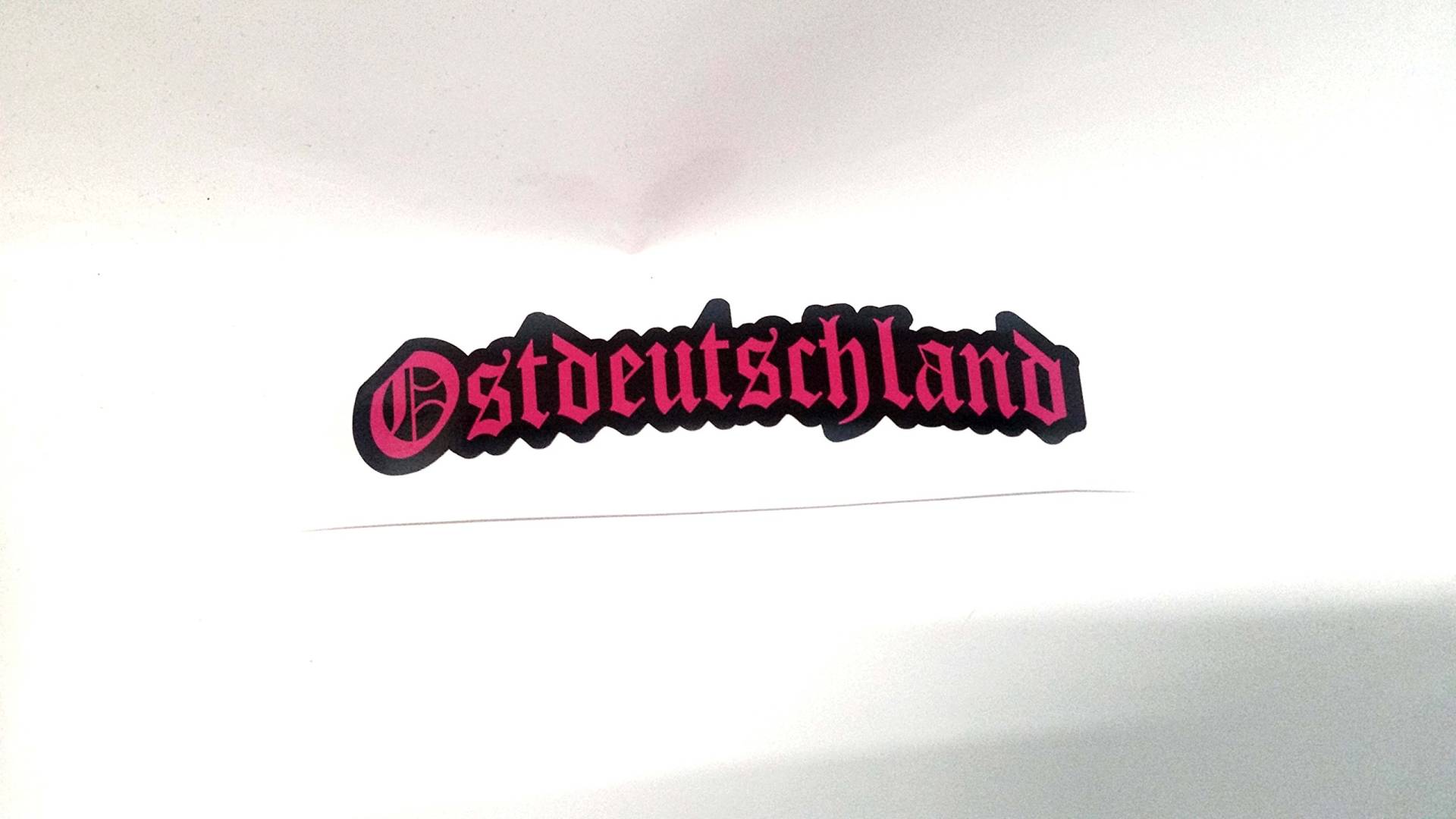 Ostdeutschland DDR Aufkleber Schriftzug Sticker Ossi Fun Autoaufkleber (Pink/Schwarz) von stickerpoint24